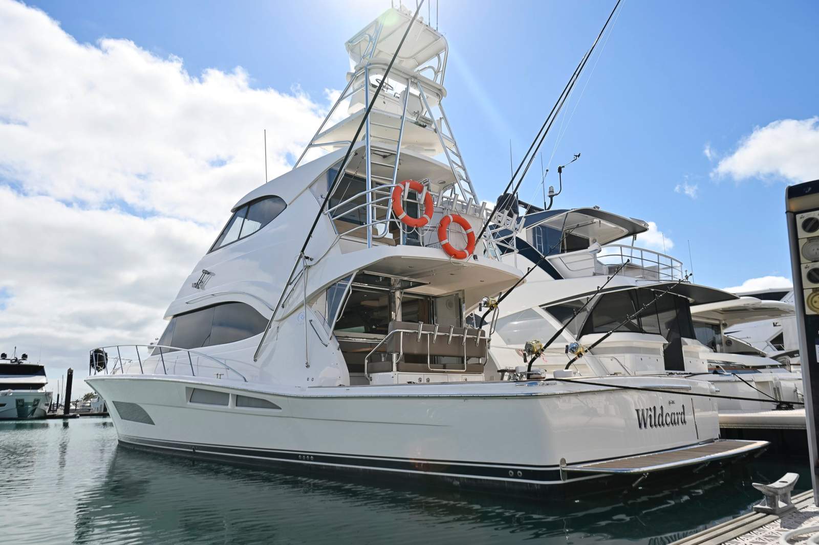 Riviera 63 Enclosed Flybridge Sii