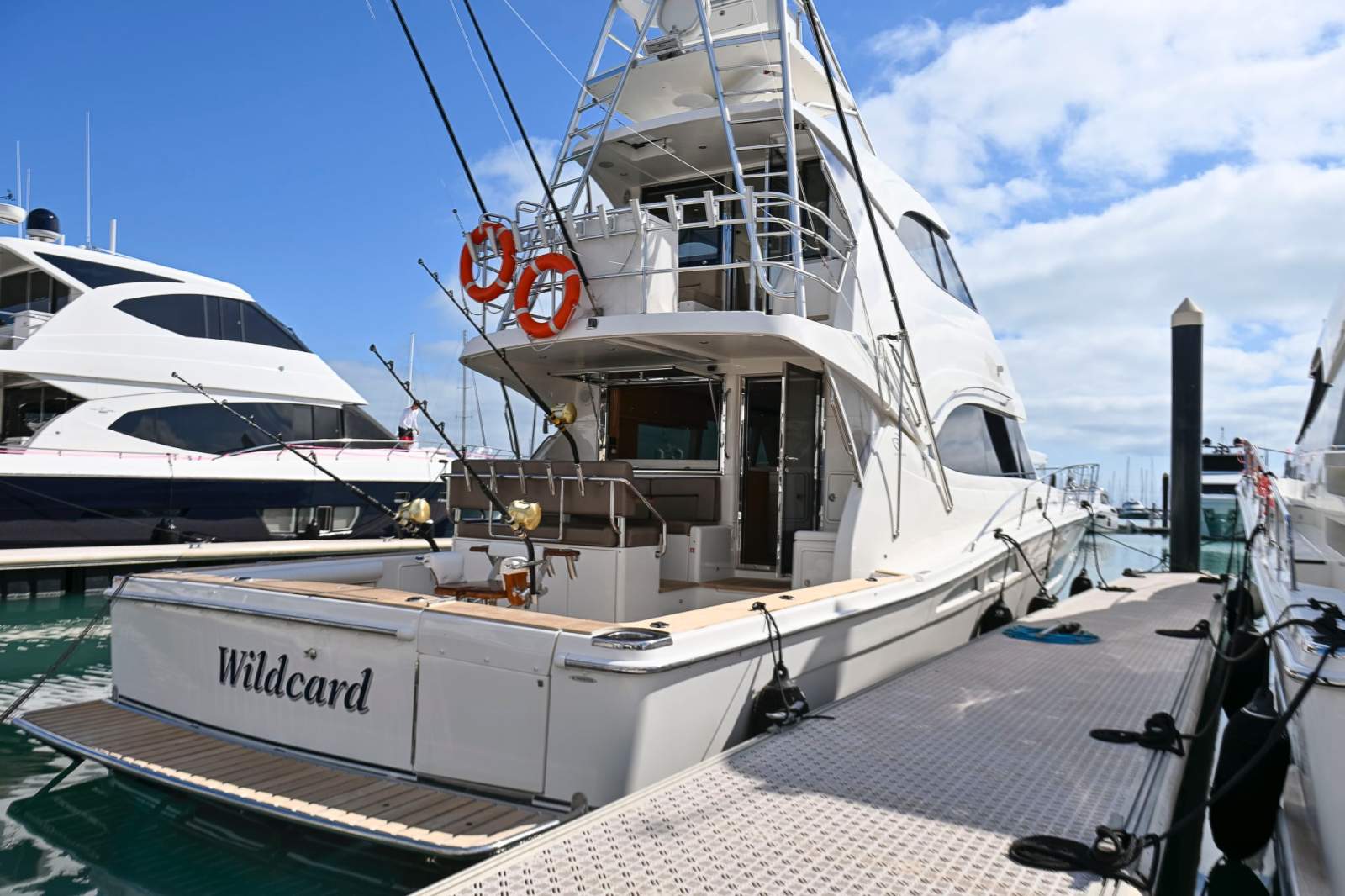 Riviera 63 Enclosed Flybridge Sii