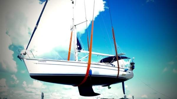 Bavaria Cruiser 44 Three spreader, bow thruster, water maker:Bavaria 44 Cruiser 2004