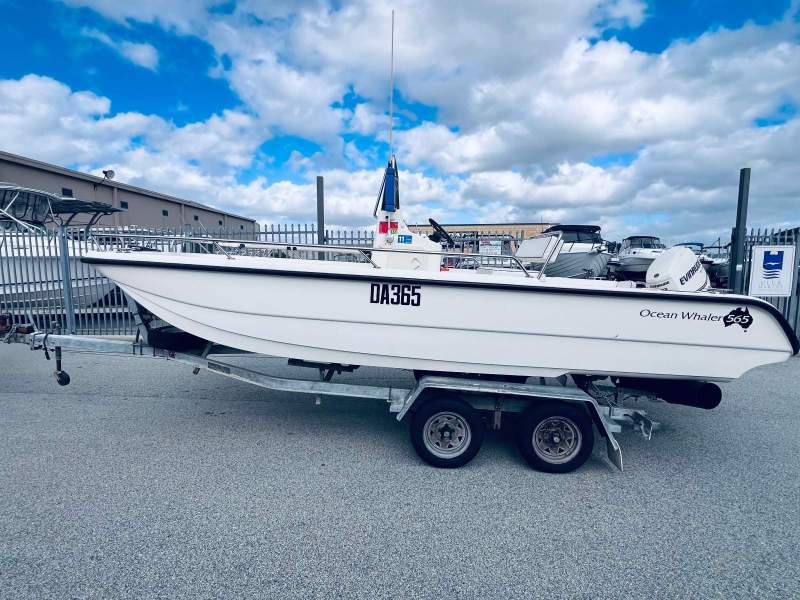 Ocean Whaler 565
