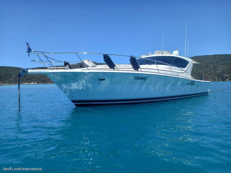 Riviera 4000 Offshore Hardtop Platinum Series