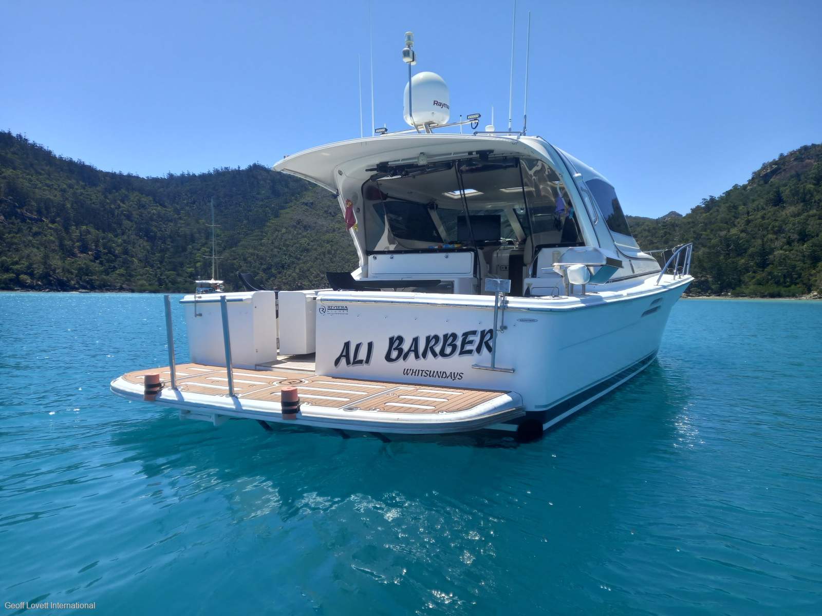 Riviera 4000 Offshore Hardtop Platinum Series