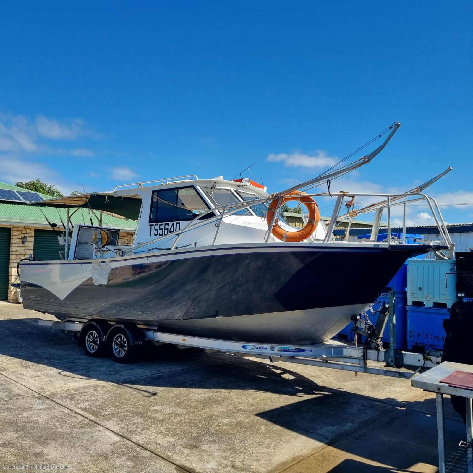 Cairns Custom Craft LV407 6.95m Malibu