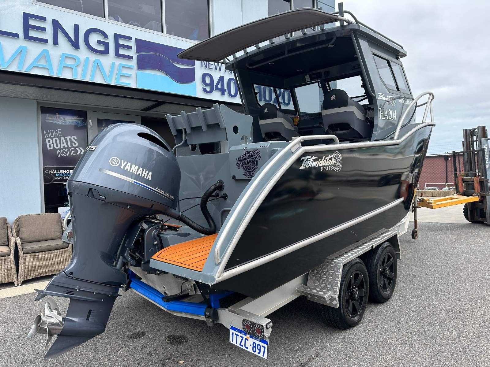 Intimidator Boats 610 Cuddy Cabin - 2023 model 175 HP Yamaha 4 stroke