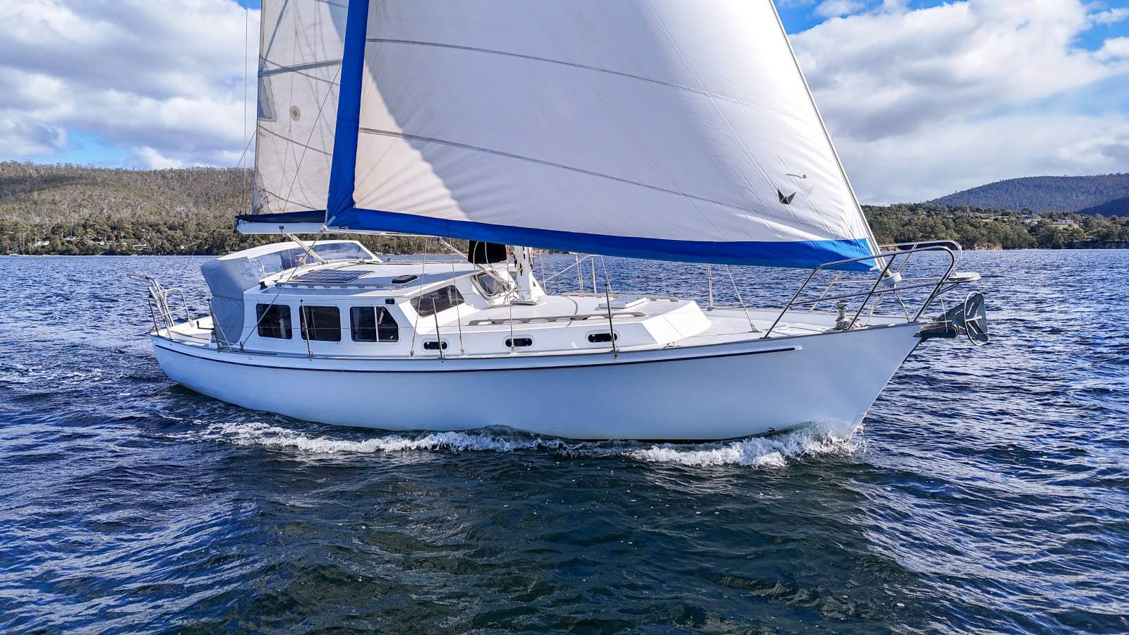 Kaufman 36 Pilothouse Cruiser EXCELLENT CONDITION, MANY UPGRADES!