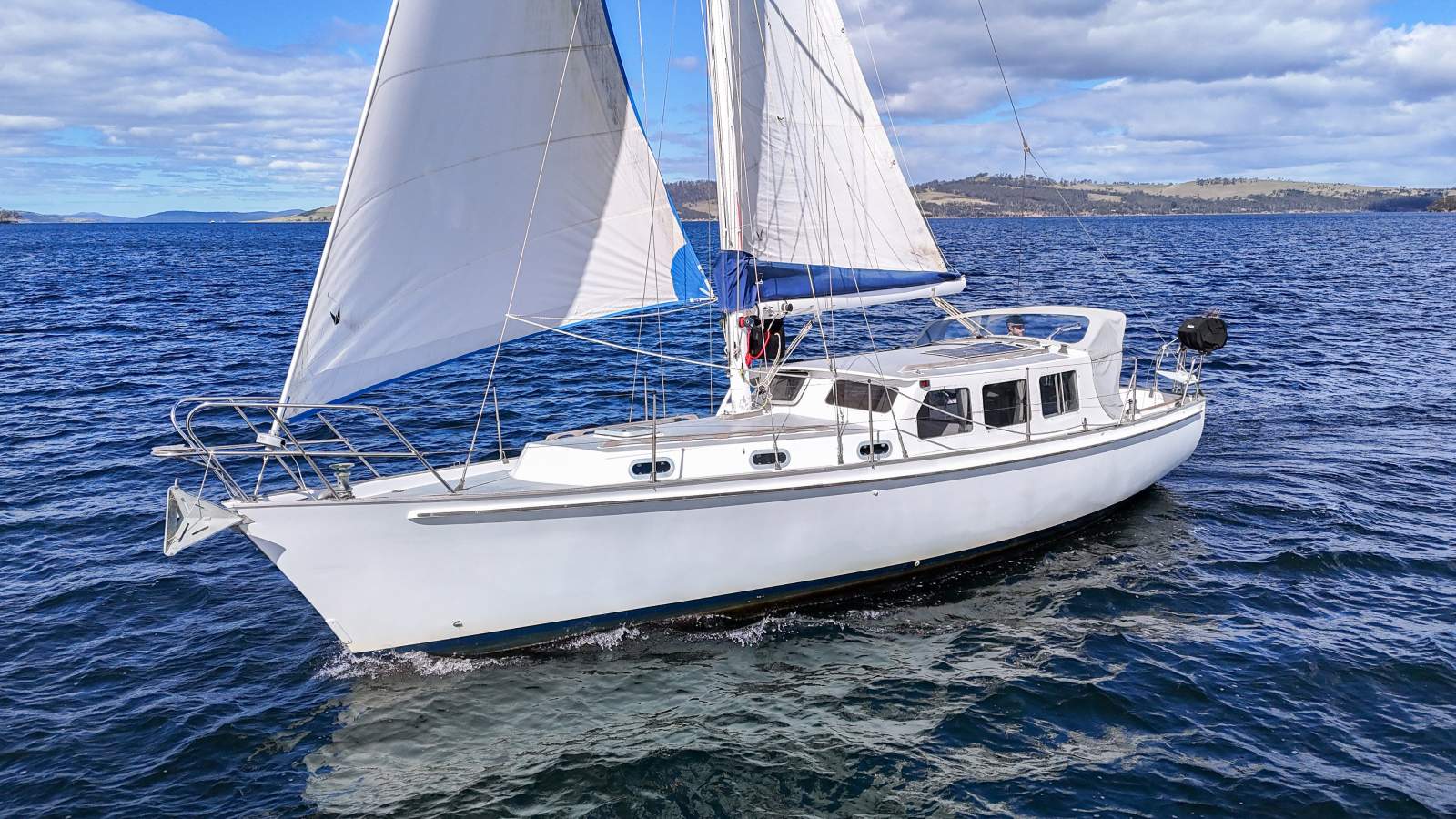Kaufman 36 Pilothouse Cruiser EXCELLENT CONDITION, MANY UPGRADES!