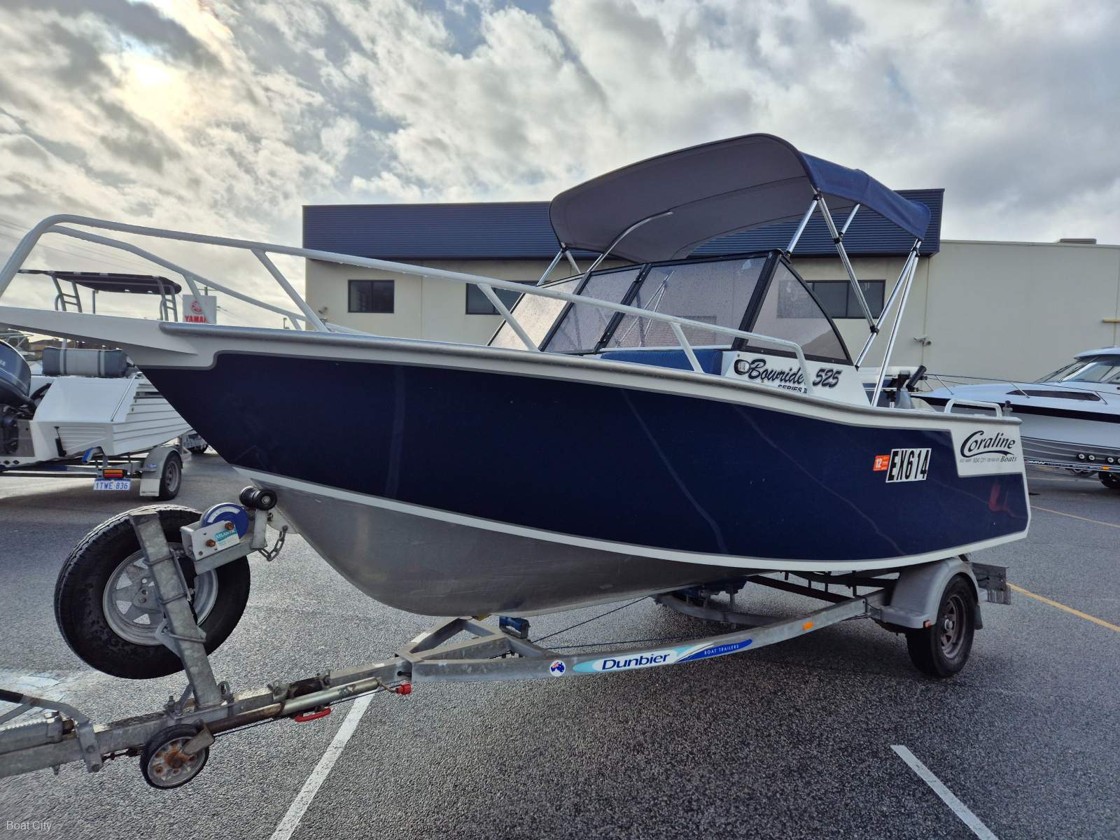 Coraline 525 Bow Rider Series II