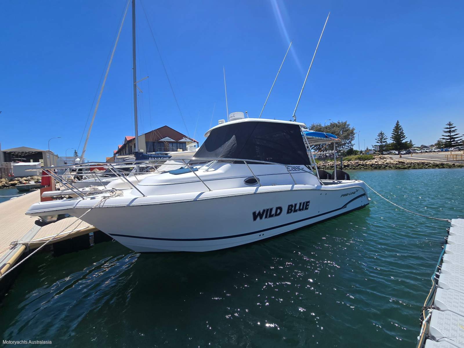 Pro-line 32 Express Cruiser with New Twin Suzuki 250hp in 2020