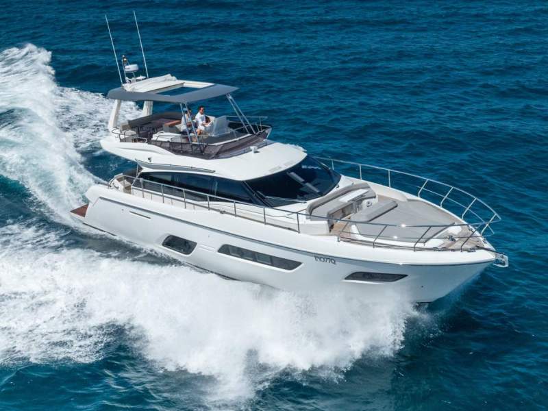 Ferretti 550