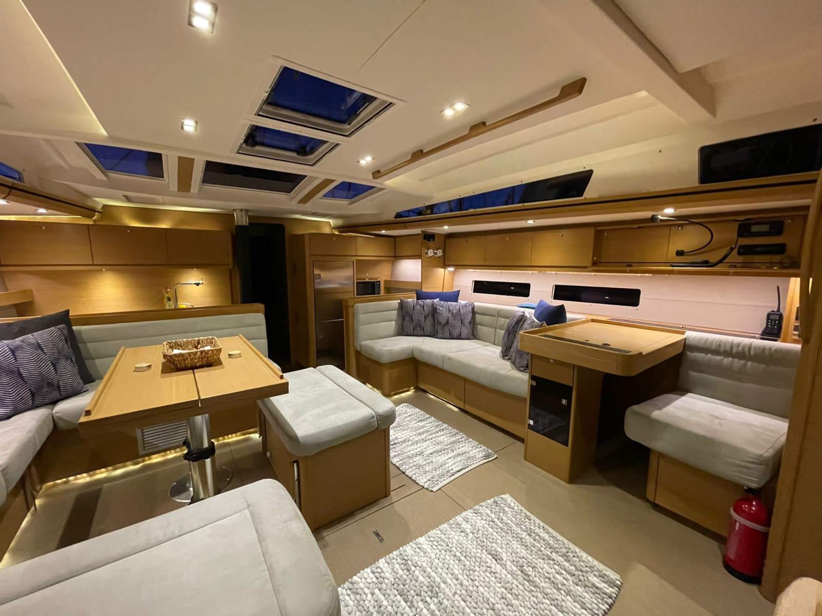 Dufour Grand Large 560