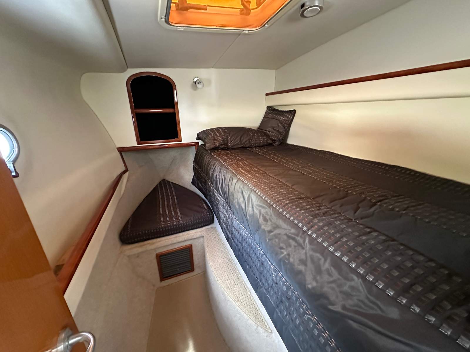 Voyager 1040 Flybridge Catamaran Recent Major Service and Upgrades Voyager 1040 Flybridge Catamaran Recent Major Service and Upgrades