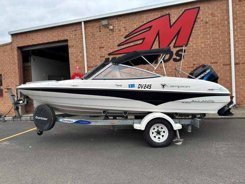 Campion Allante 485 Bowrider (85 hours )