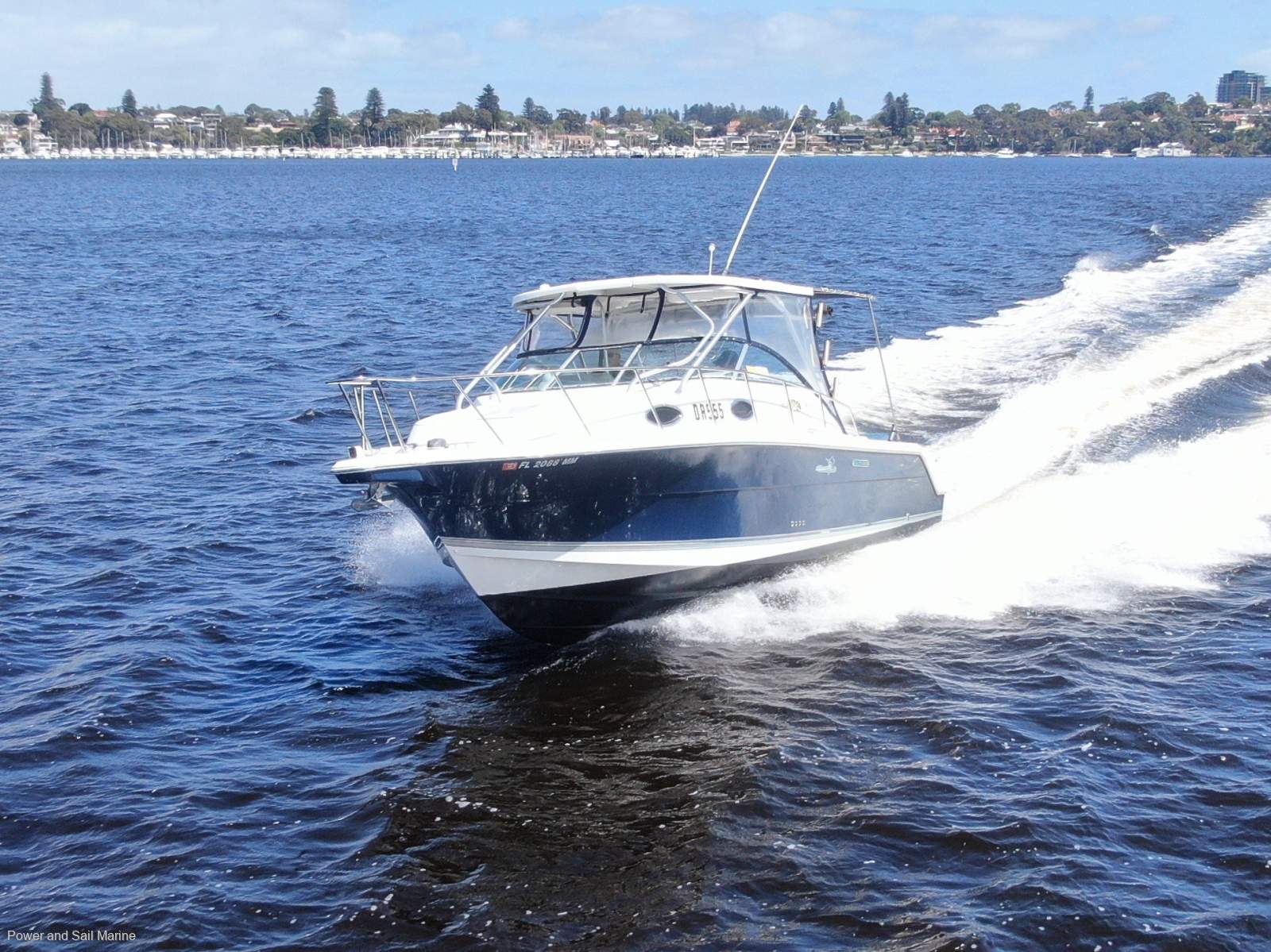 Wellcraft 290 Coastal Fresh antifoul, engine service and polish Oct/2025