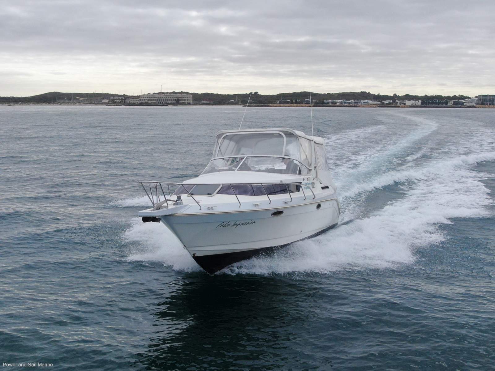 Haines Signature 850 Sportsbridge Upgraded 6.2L Mercruiser with electronic controls