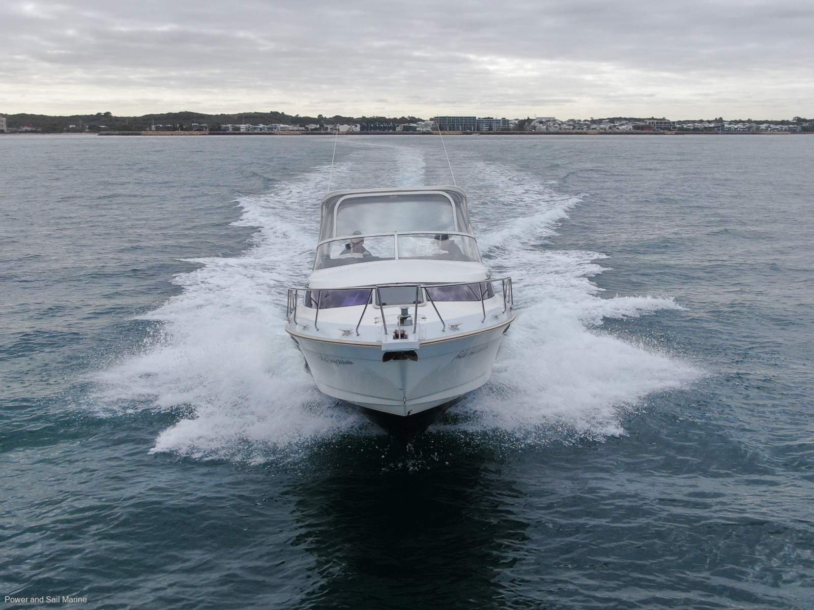 Haines Signature 850 Sportsbridge Upgraded 6.2L Mercruiser with electronic controls