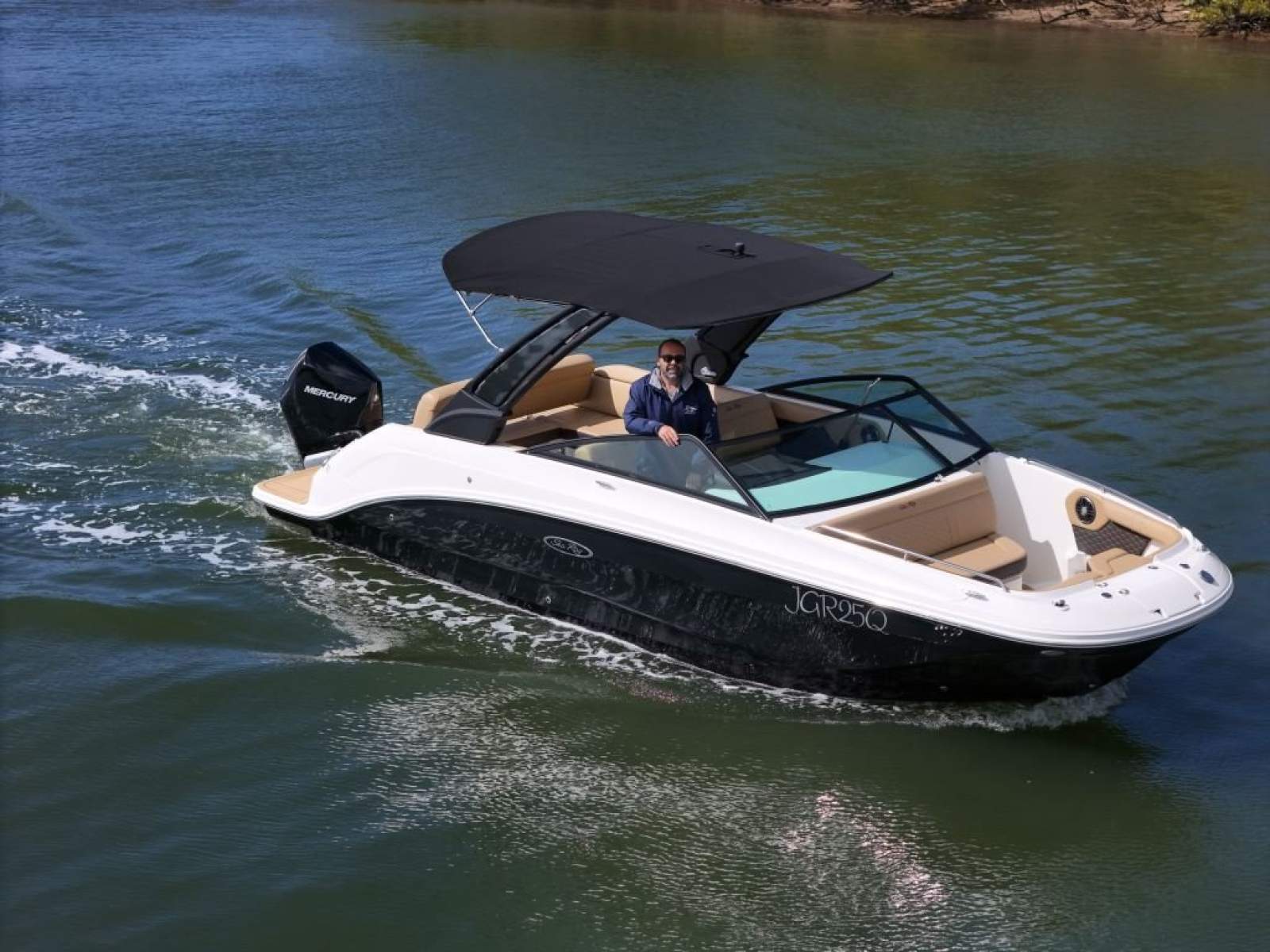 Sea Ray 250 SDX OB Bowrider