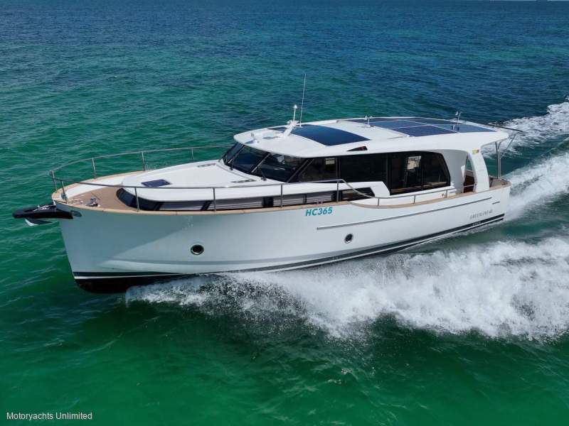 Greenline 40 As new - just 50 engine hours / Two cabins