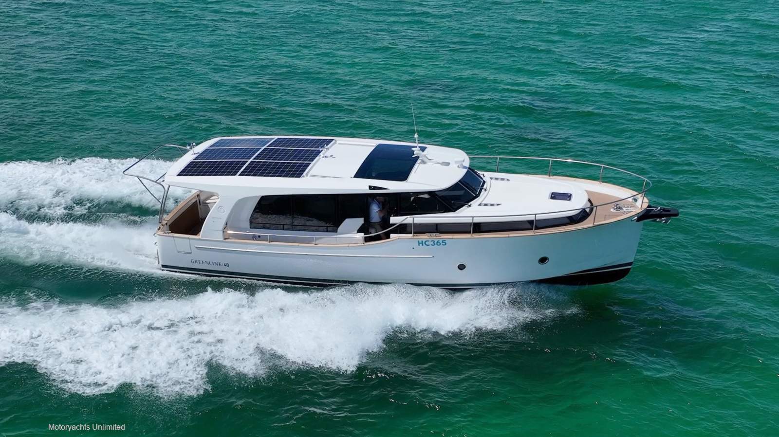 Greenline 40 As new - just 50 engine hours / Two cabins