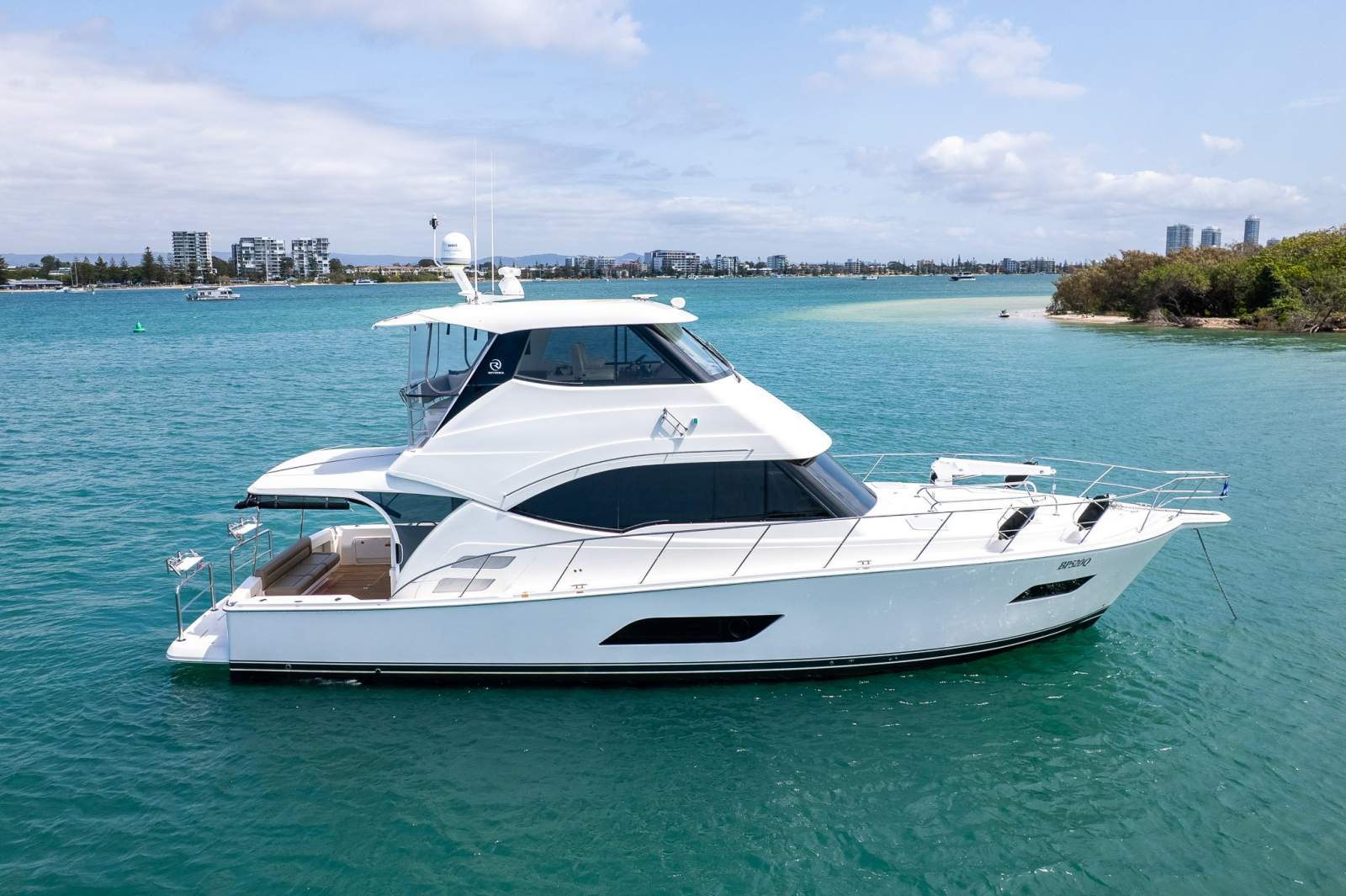 Riviera 52 Enclosed Flybridge