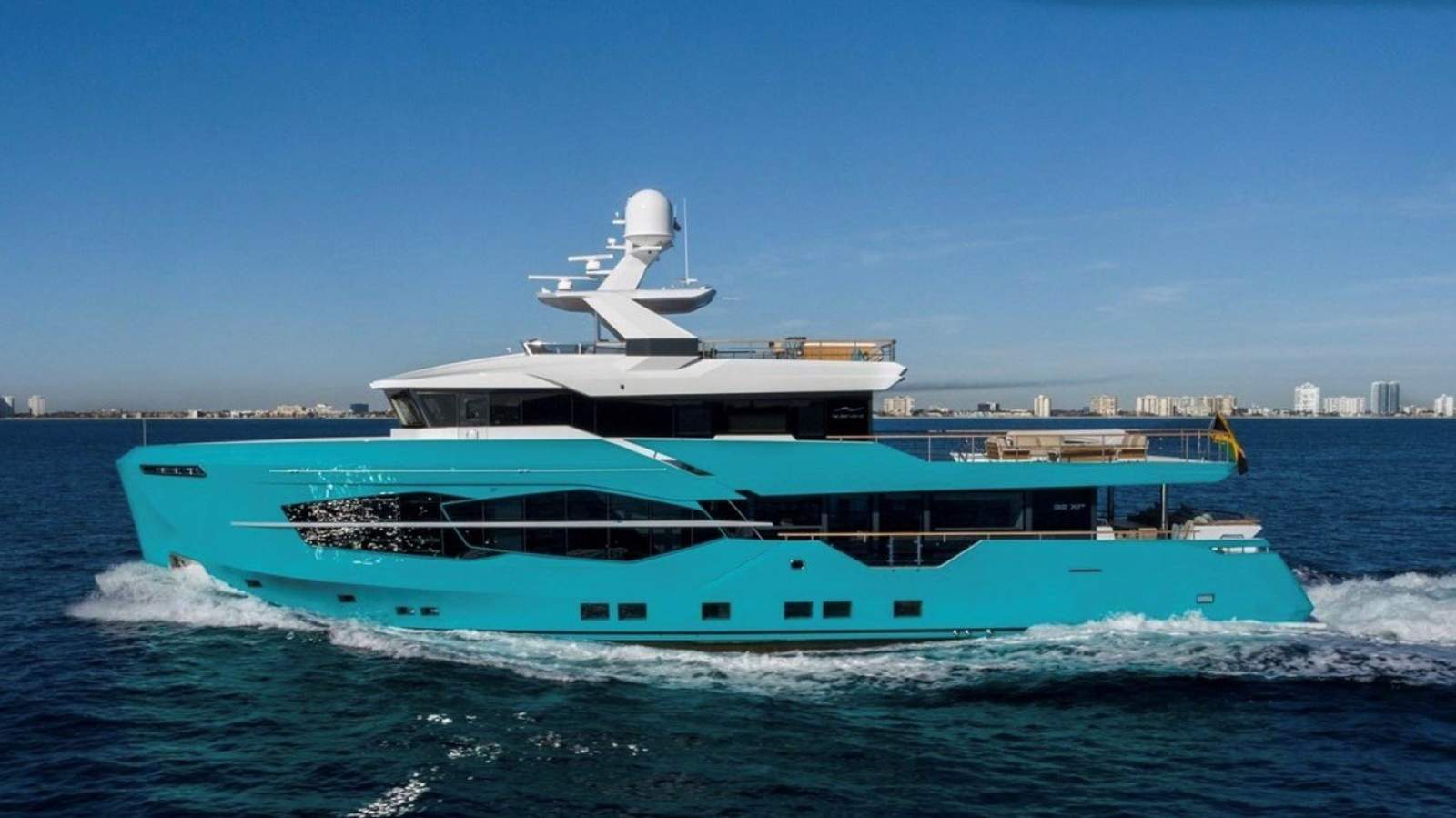 Numarine 32XP Refit 2025 | 5-Year RINA Survey | Low Hrs