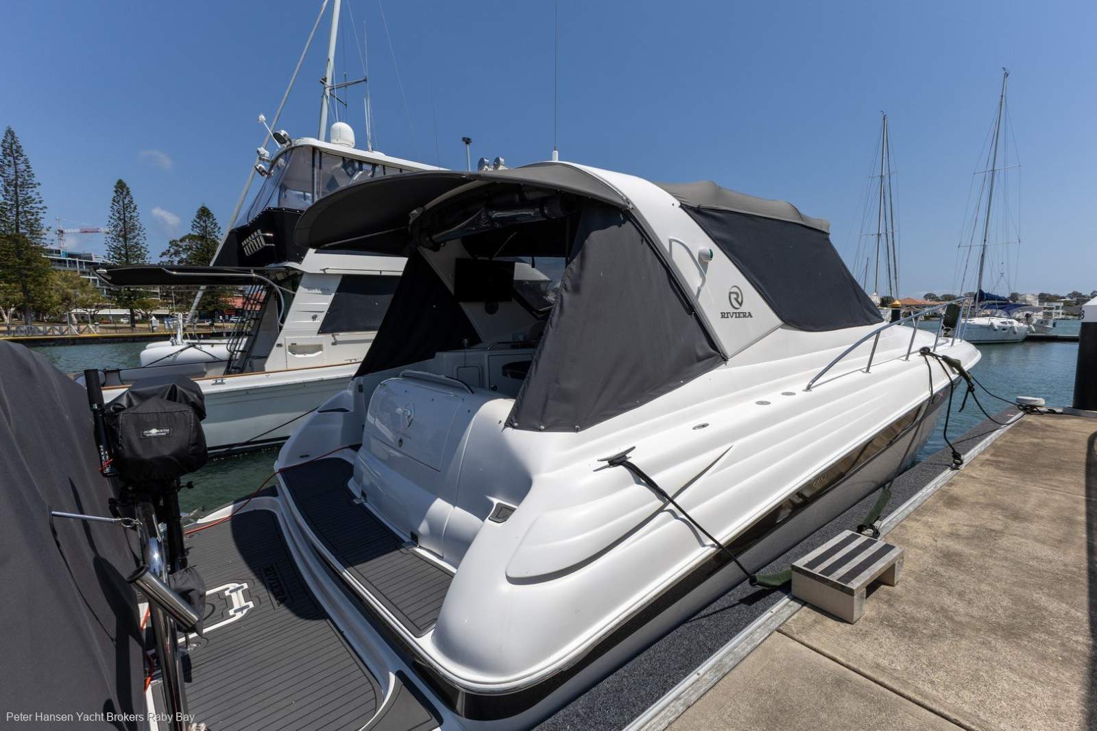 Riviera M370 Sports Cruiser