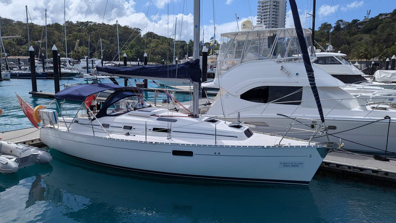 Beneteau Oceanis 321 Ready to go cruising - in great condition!