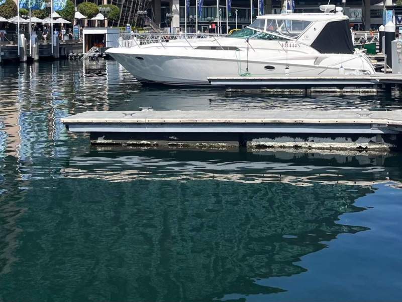Riviera M400 Sports Cruiser 2005 Riviera M400 Sports Cruiser