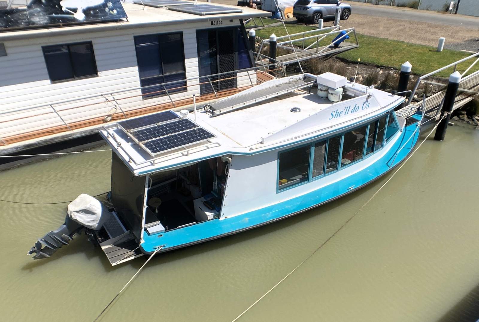 "She'll Do Us". River Wren, Cruiser, Houseboat.