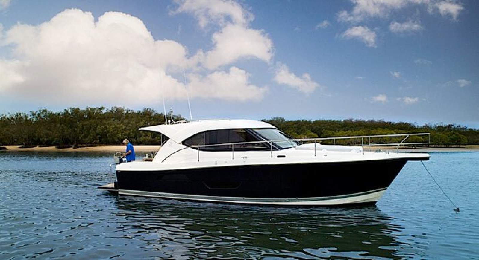 Riviera 3600 Sport Yacht Series 11