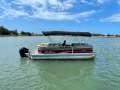 Sun Tracker Party Barge 22 XP3 - with trailer