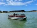 Sun Tracker Party Barge 22 XP3 - with trailer