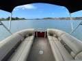 Sun Tracker Party Barge 22 XP3 - with trailer