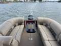 Sun Tracker Party Barge 22 XP3 - with trailer