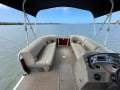 Sun Tracker Party Barge 22 XP3 - with trailer
