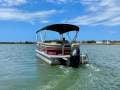 Sun Tracker Party Barge 22 XP3 - with trailer