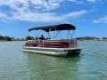 Sun Tracker Party Barge 22 XP3 - with trailer