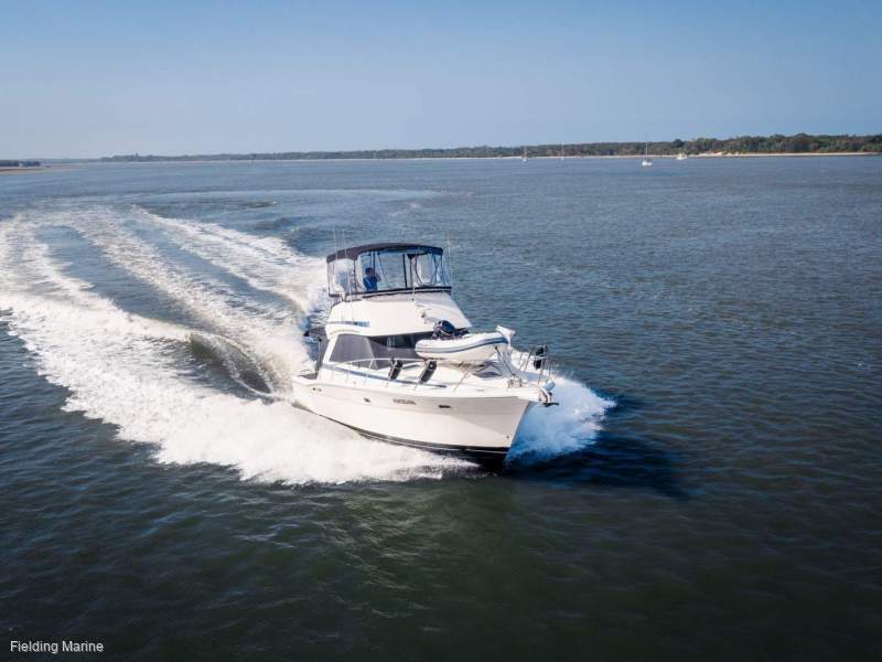 Riviera 36 Flybridge (Twin Cabin)