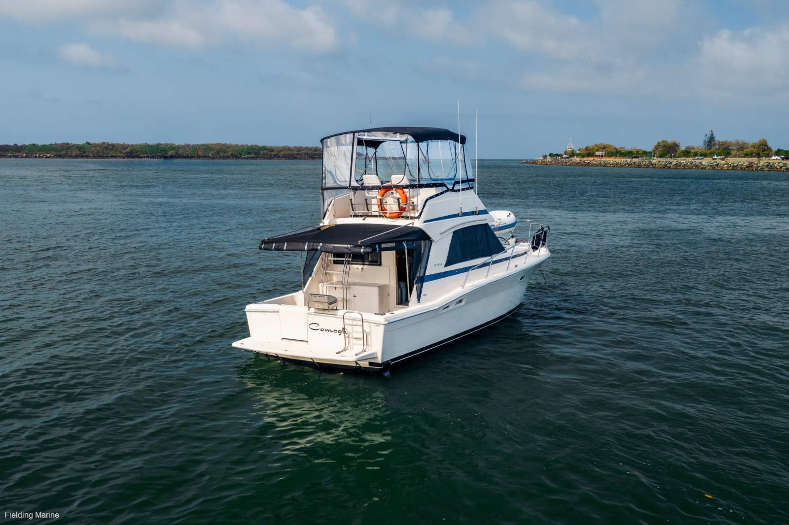 Riviera 36 Flybridge (Twin Cabin)