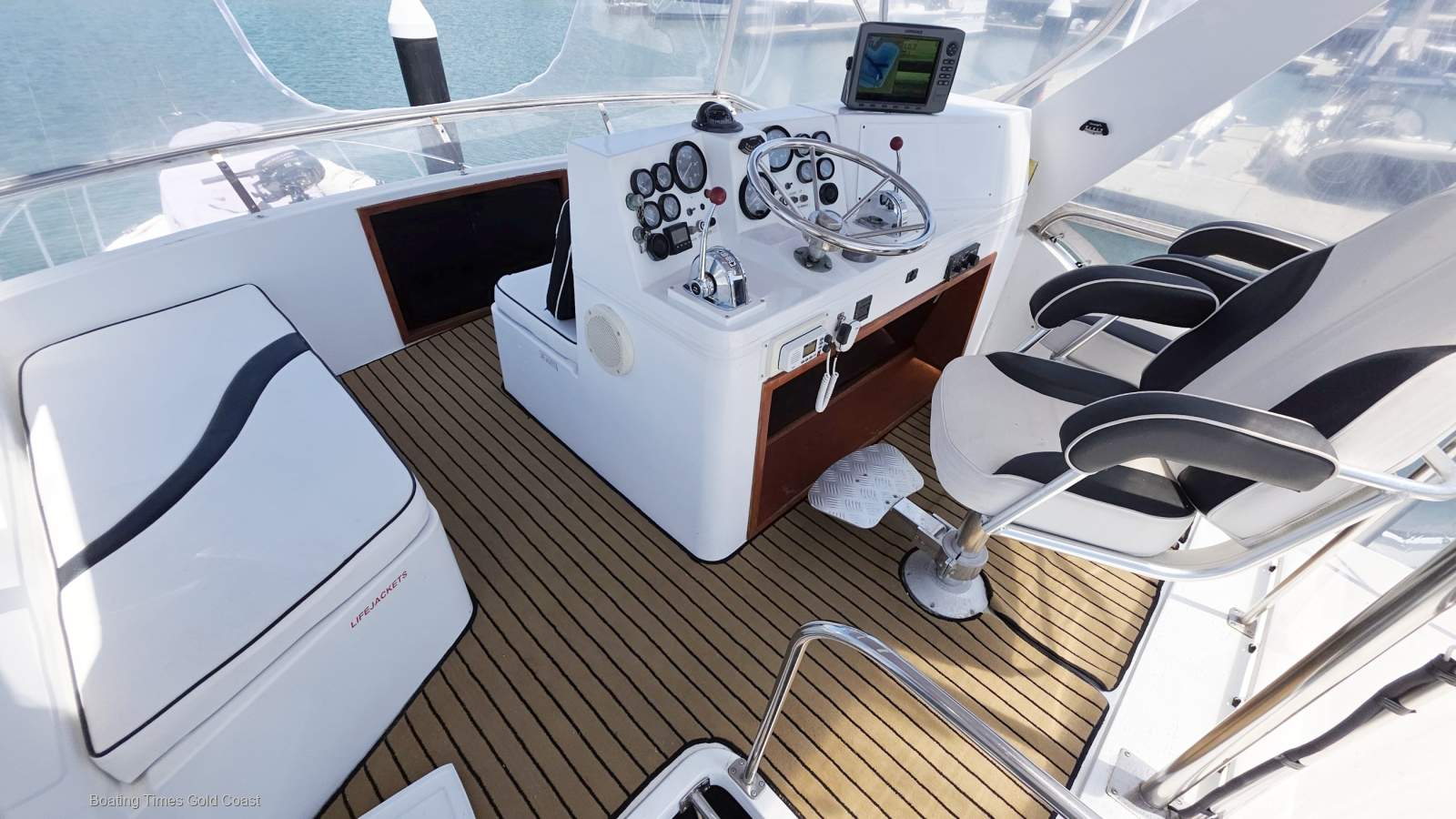 Pacific 42 Flybridge