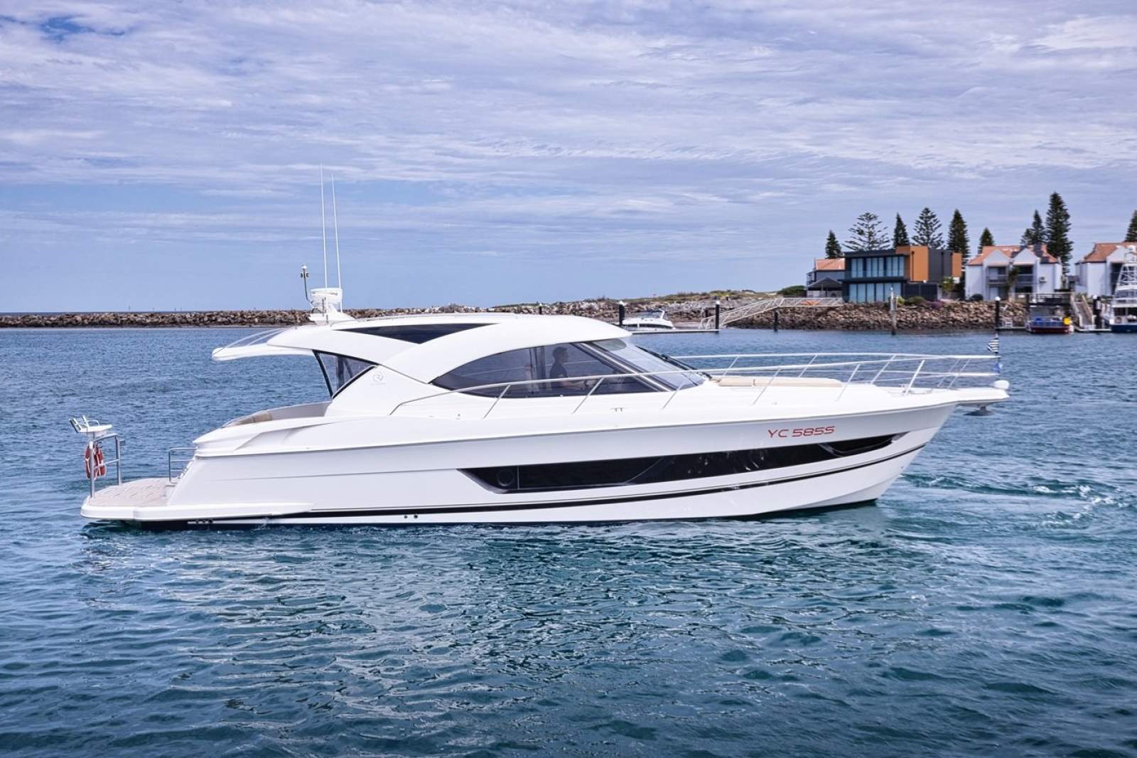 Riviera 4400 Sport Yacht Series 11