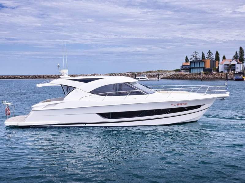 Riviera 4400 Sport Yacht Series 11