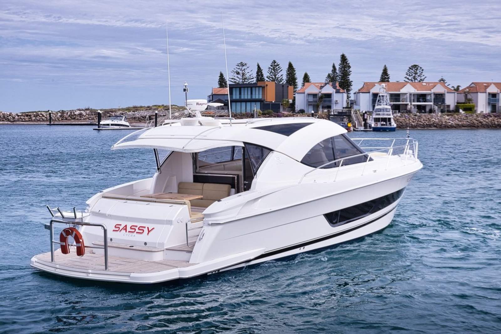 Riviera 4400 Sport Yacht Series 11