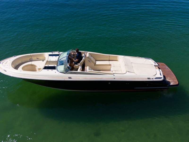 Chris Craft Launch 32