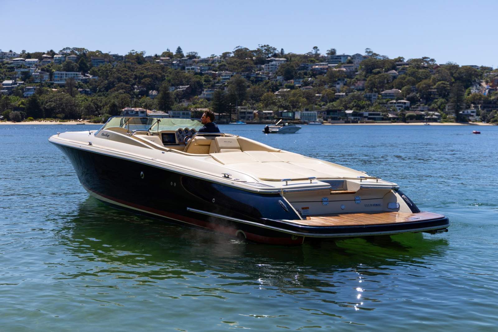 Chris Craft Launch 32