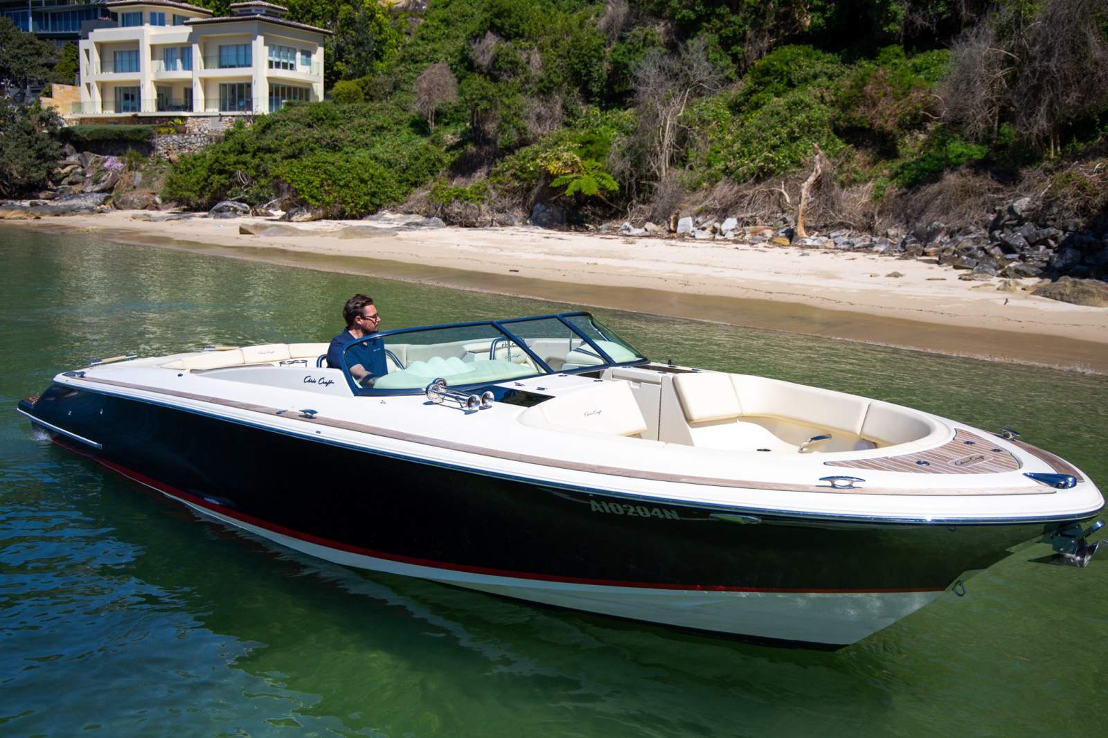 Chris Craft Launch 32