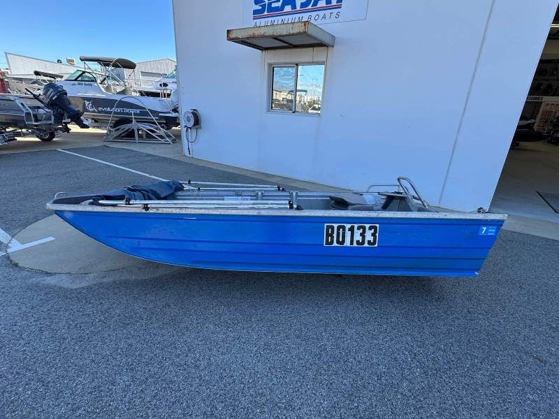 Quintrex 370 dinghy