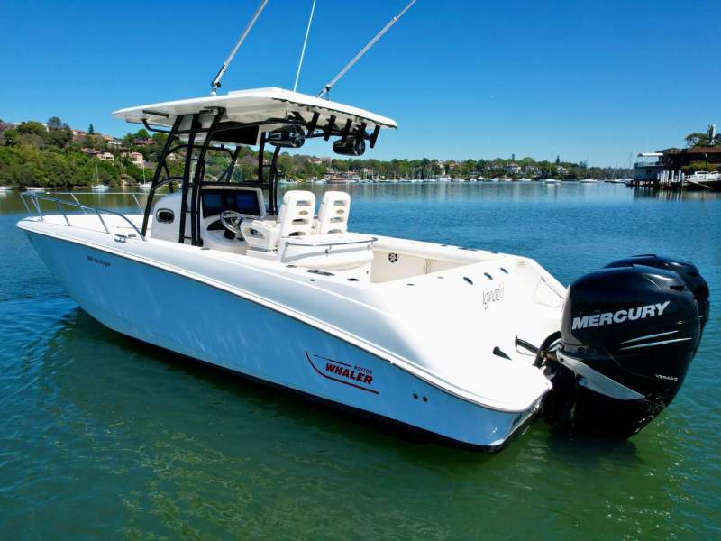 Boston Whaler 320 Outrage