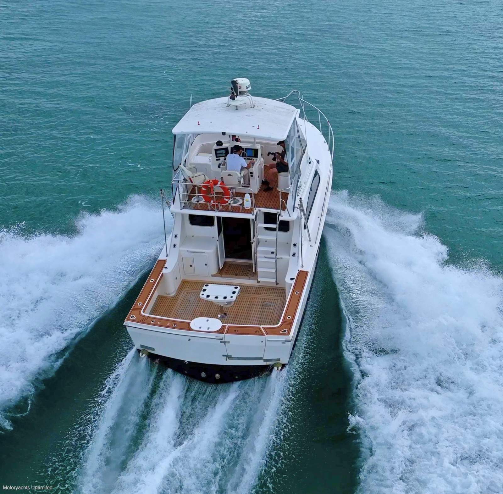 Black Watch 40 Flybridge Certified in 2C Survey. Re-powered in 2020