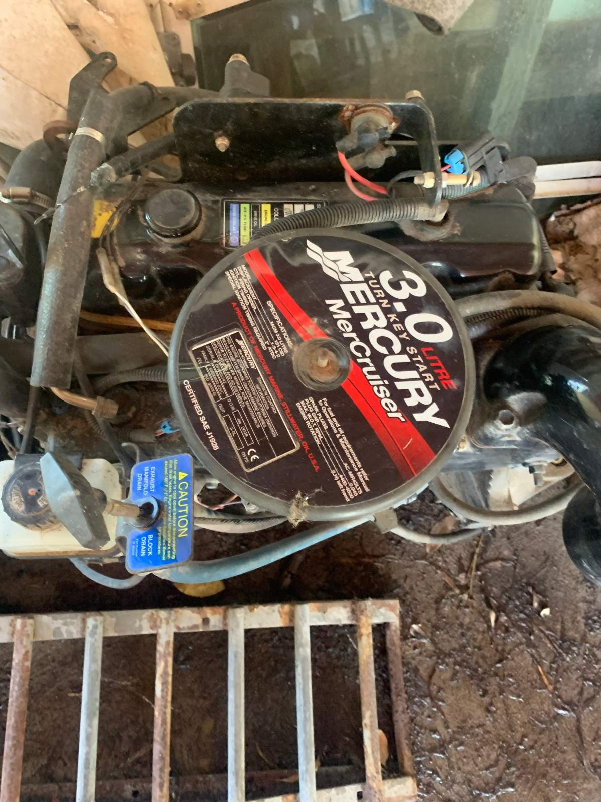 Reconditioned Mercruiser petrol 4 cylinder and Mercruiser leg