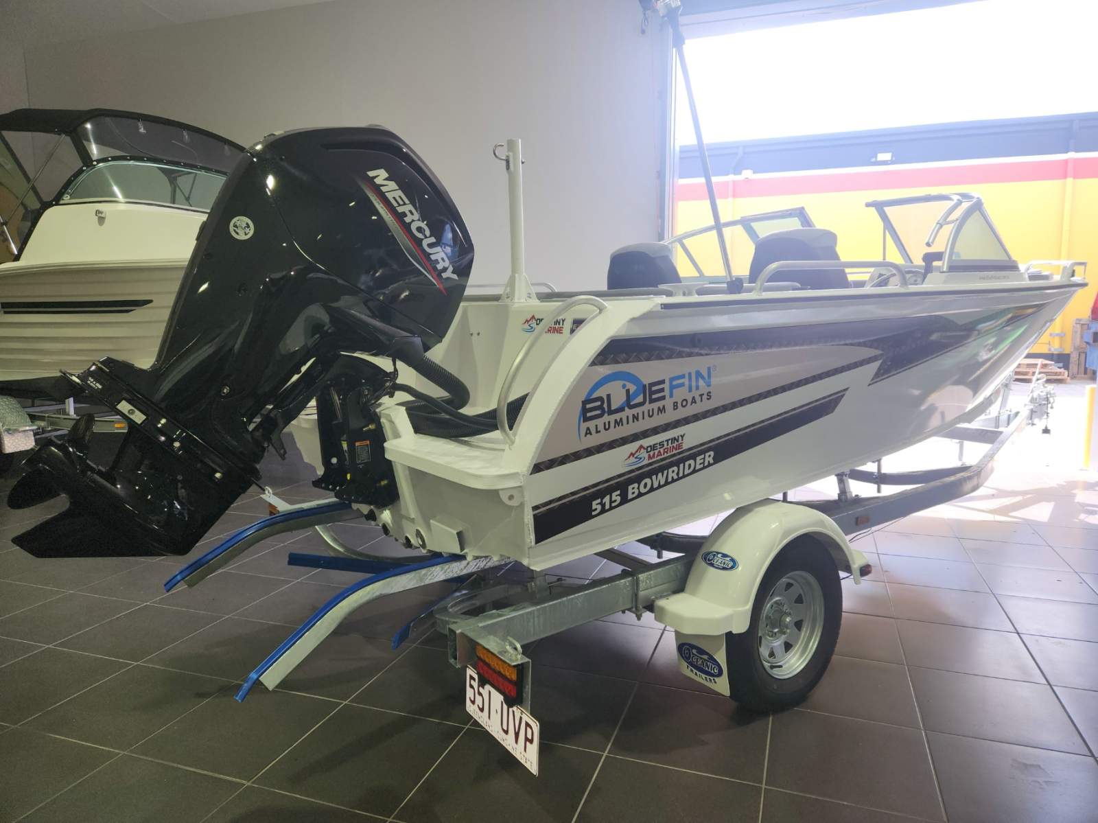 New Bluefin 5.80 Bowrider New Bluefin 5.80 Bowrider